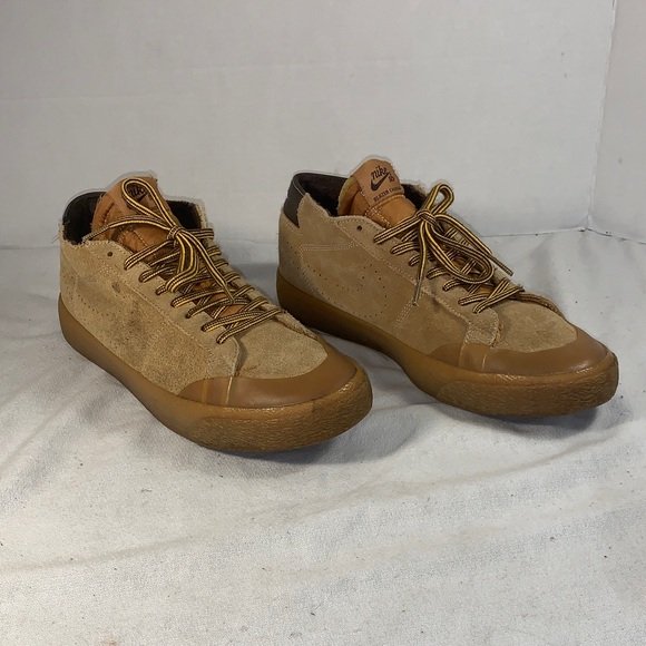 Men’s Nike SB Blazer Zoom Chukka Tan Suede Sneakers